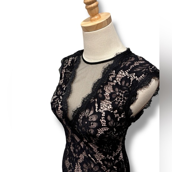 Betsy & Adam Elegant Black Lace High Neck Maxi Dress Evening Gown Size 4 - Picture 5 of 10